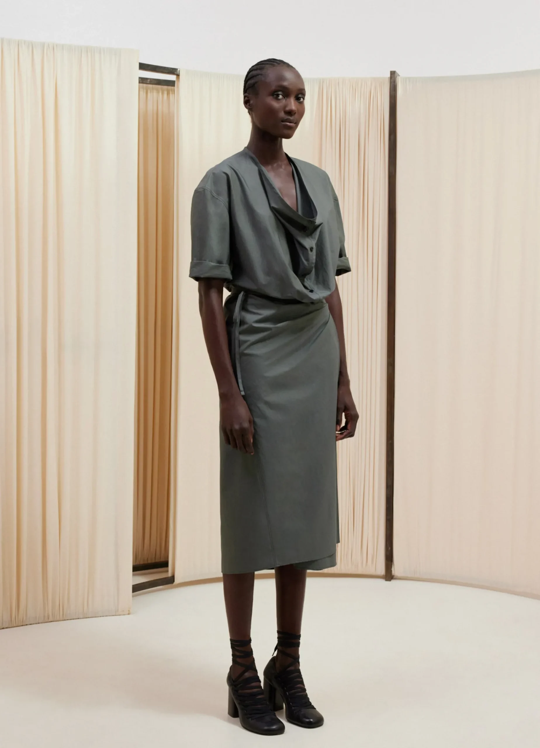 Outlet ROBE PORTEFEUILLE À MANCHES COURTES Femme Robes