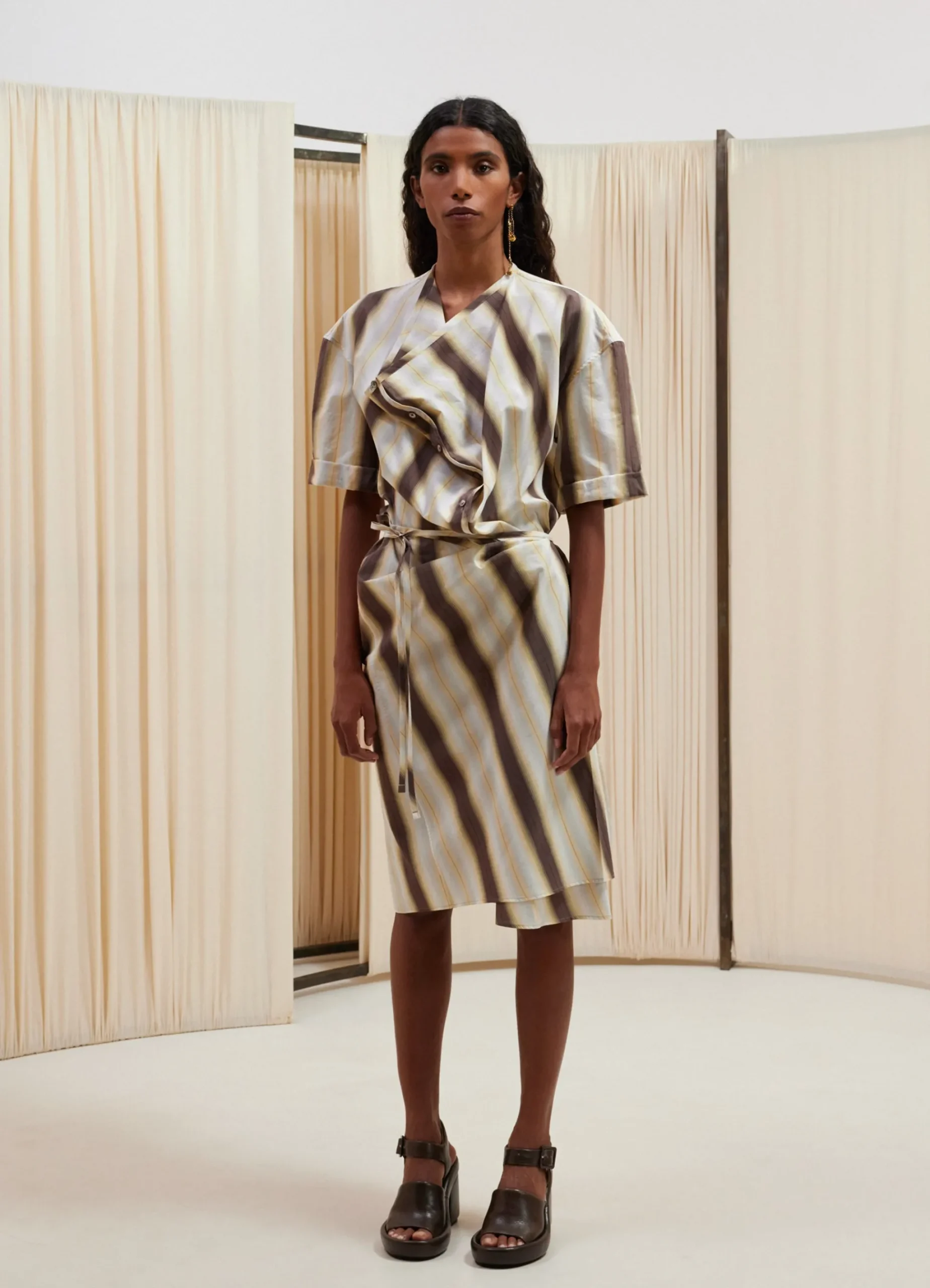 New ROBE PORTEFEUILLE À MANCHES COURTES Femme Robes