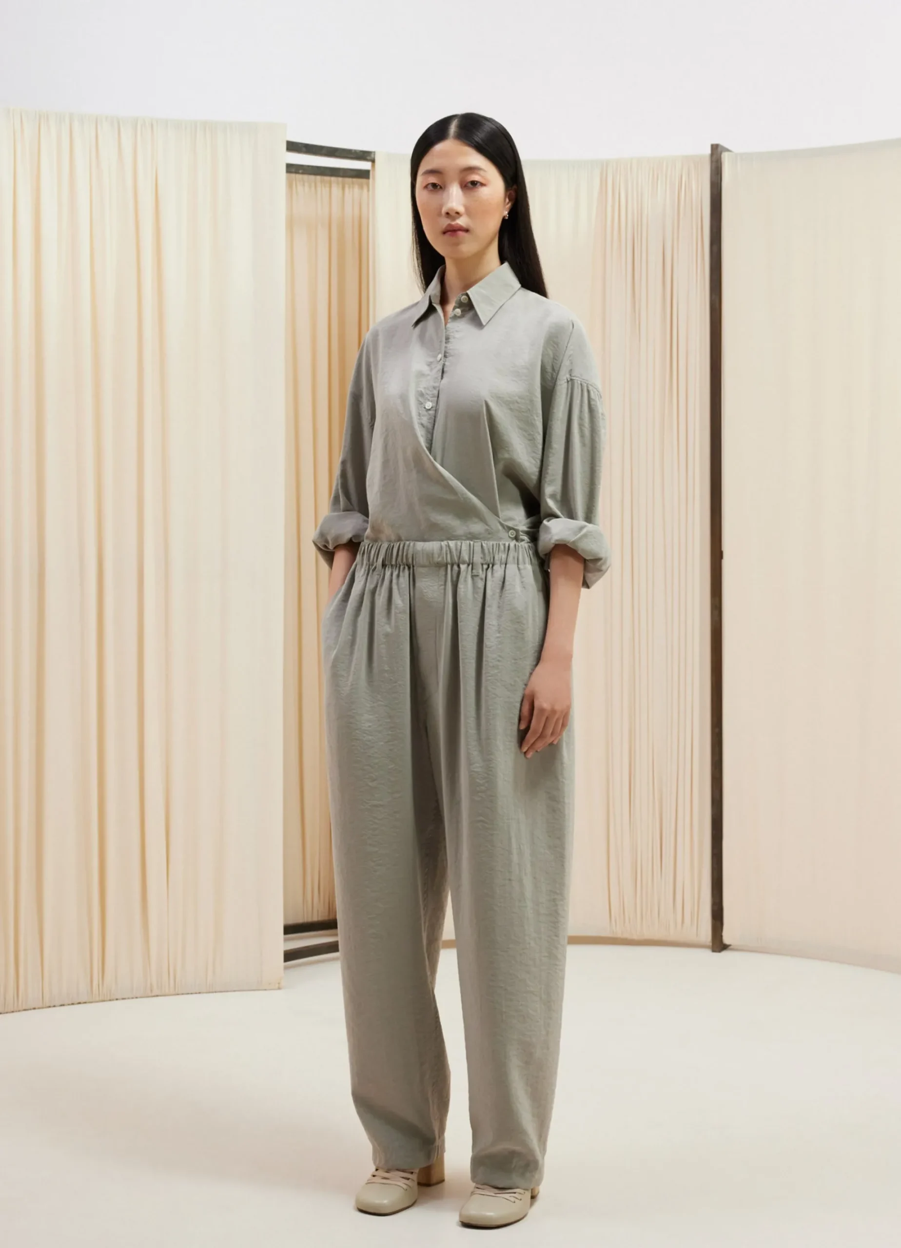 Shop STRAIGHT COLLAR TWISTED SHIRT Femme Chemises